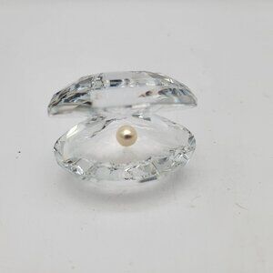 Swarovski Crystal Clam Shell with Pearl